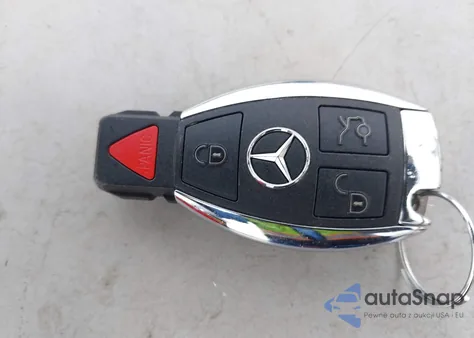 2016 Mercedes-Benz C 300 Luxury 4Matic из США, поврежденный, VIN 55SWF4KB7GU135484